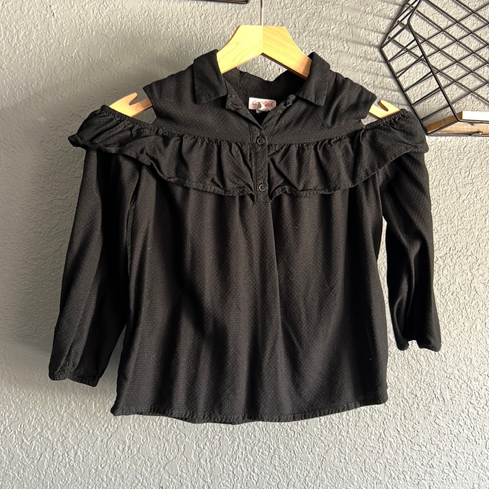 Black off the shoulder cat & jack shirt